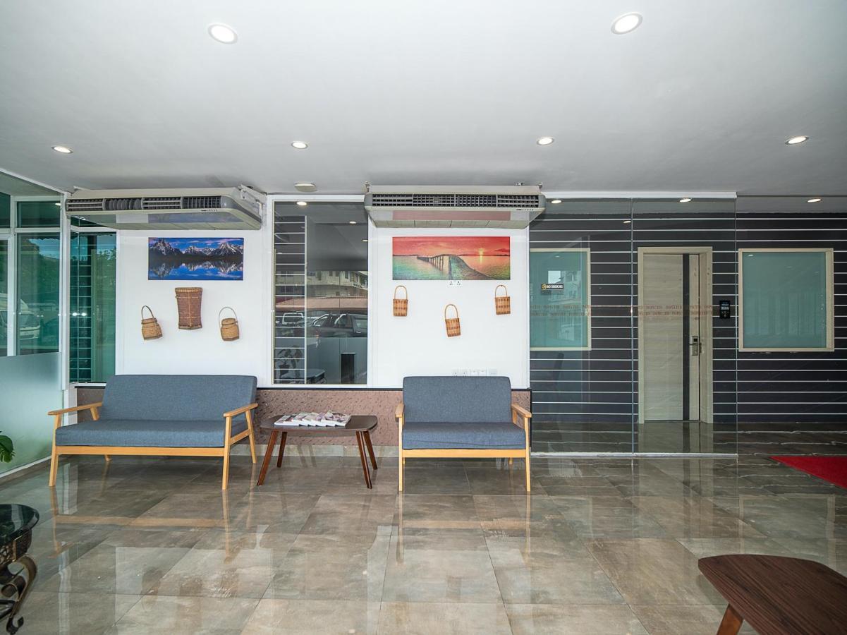 Oyo 90147 Hilltop Hotel Kota Kinabalu Bagian luar foto