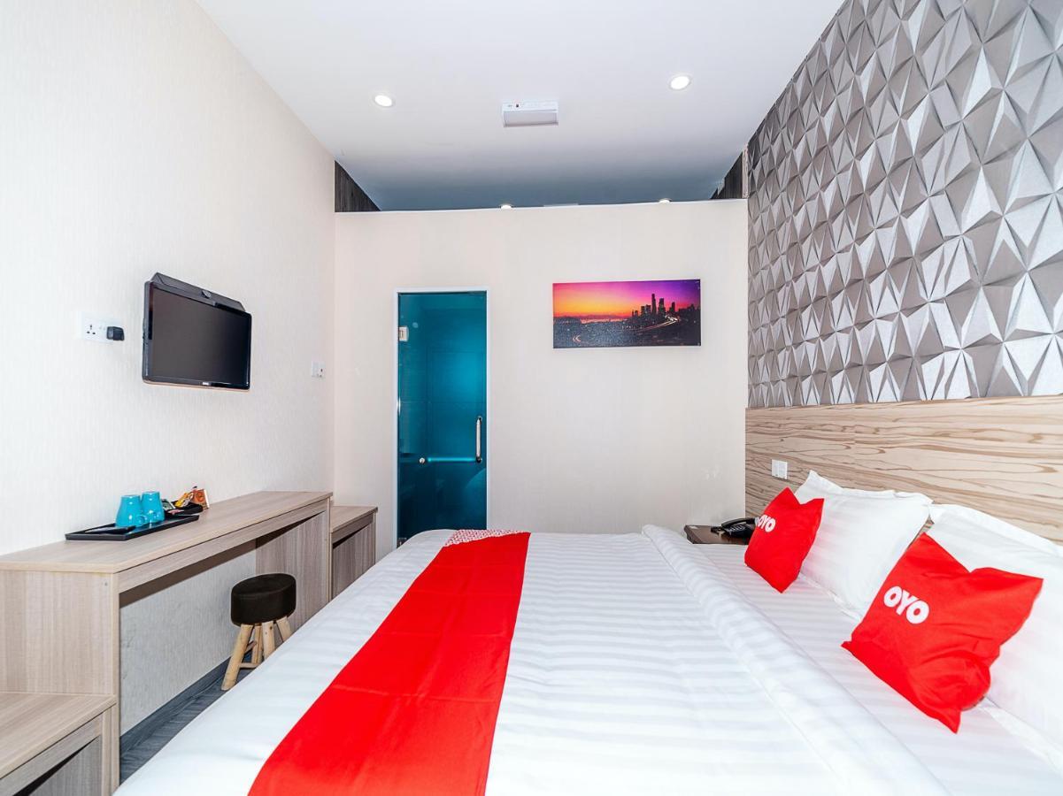 Oyo 90147 Hilltop Hotel Kota Kinabalu Bagian luar foto