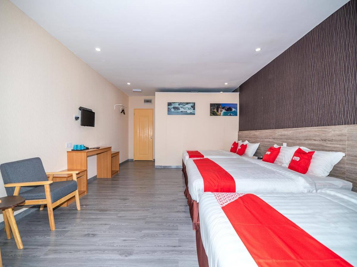 Oyo 90147 Hilltop Hotel Kota Kinabalu Bagian luar foto